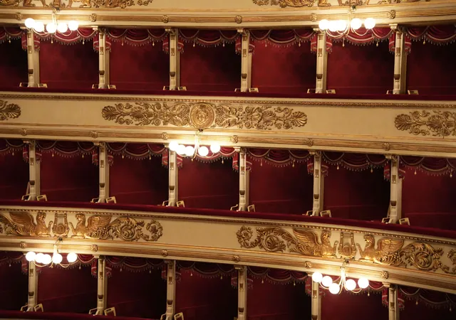 Loges dorées de la Scala de Milan